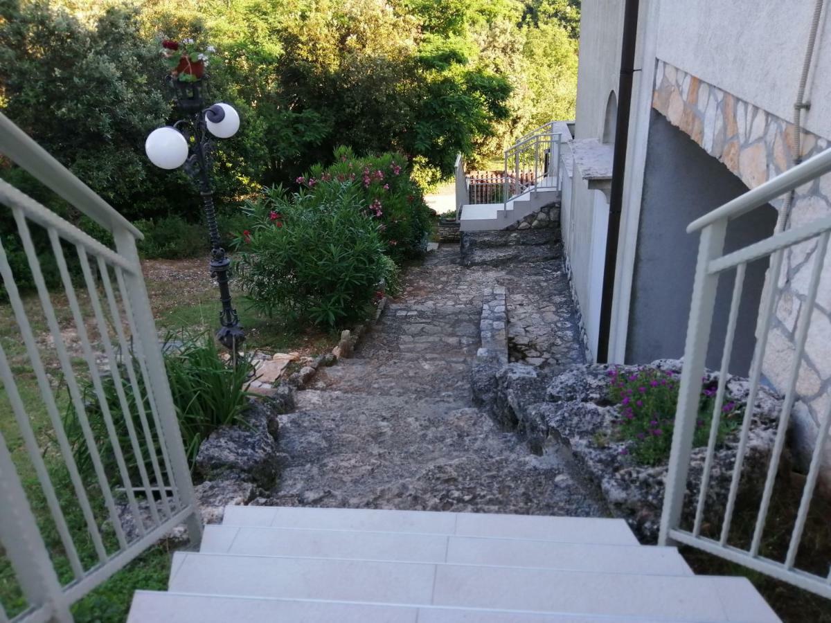 Garden Apartment Pjescana Uvala Ngoại thất bức ảnh