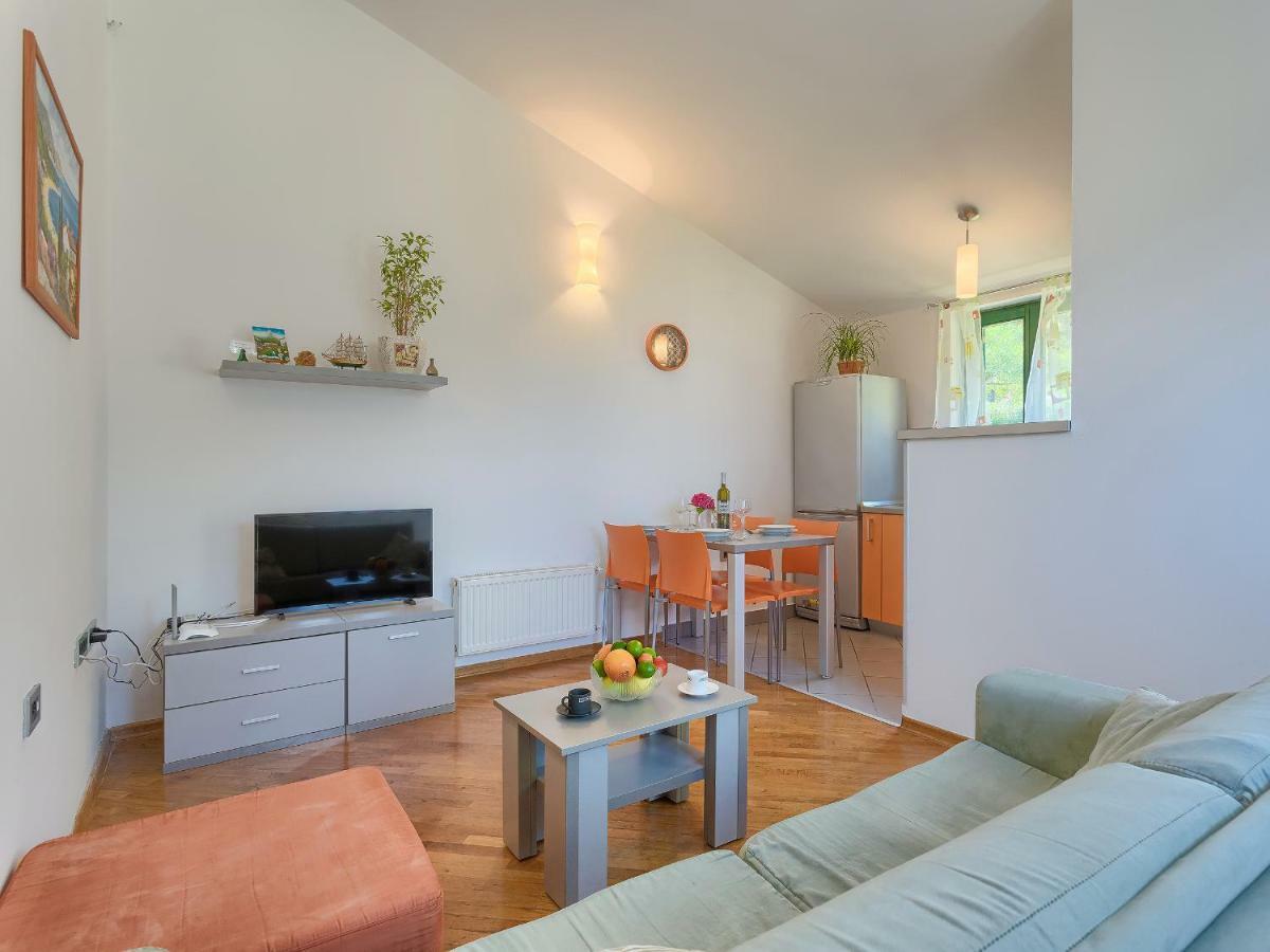 Garden Apartment Pjescana Uvala Ngoại thất bức ảnh