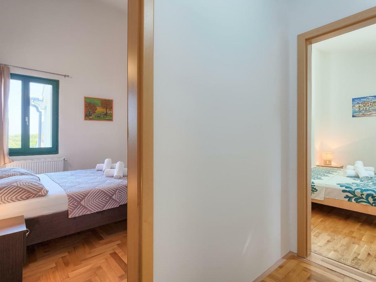 Garden Apartment Pjescana Uvala Ngoại thất bức ảnh