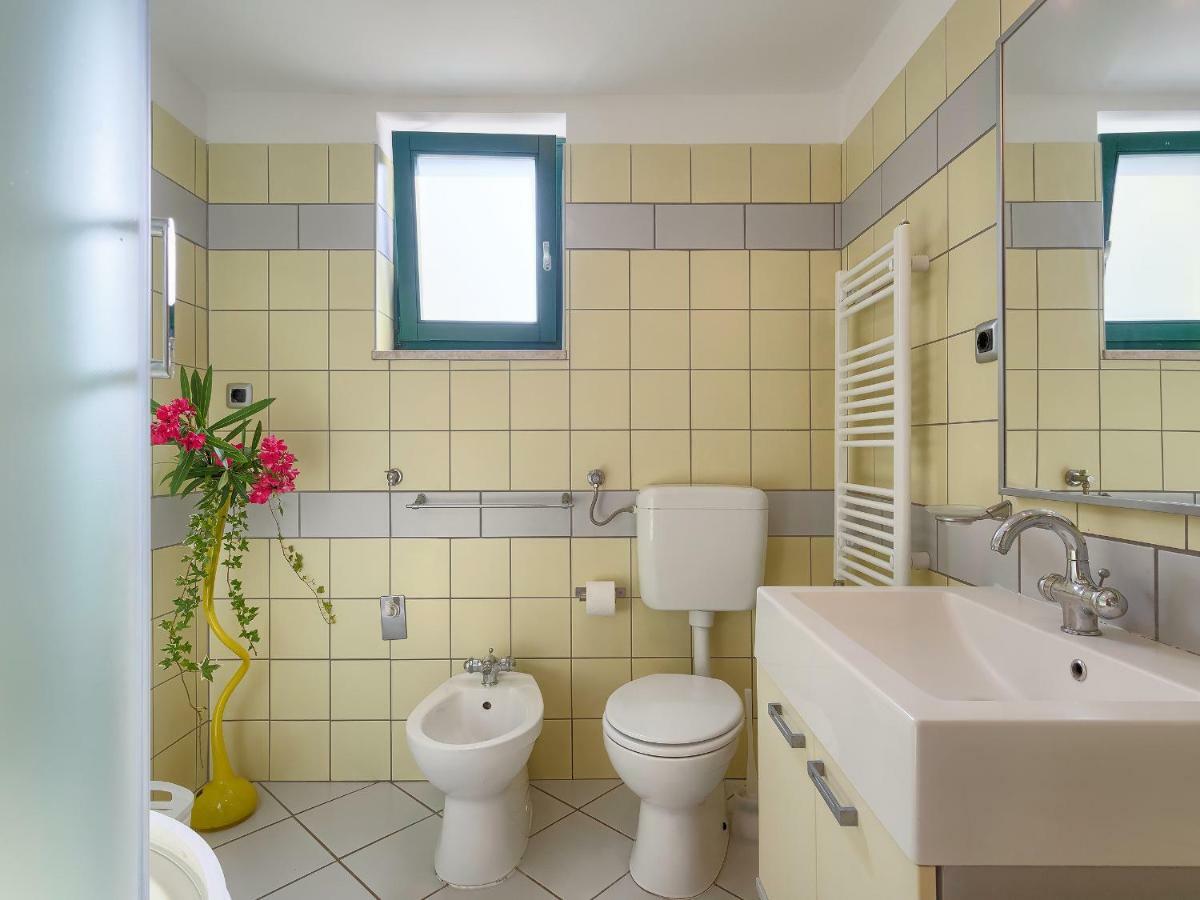 Garden Apartment Pjescana Uvala Ngoại thất bức ảnh