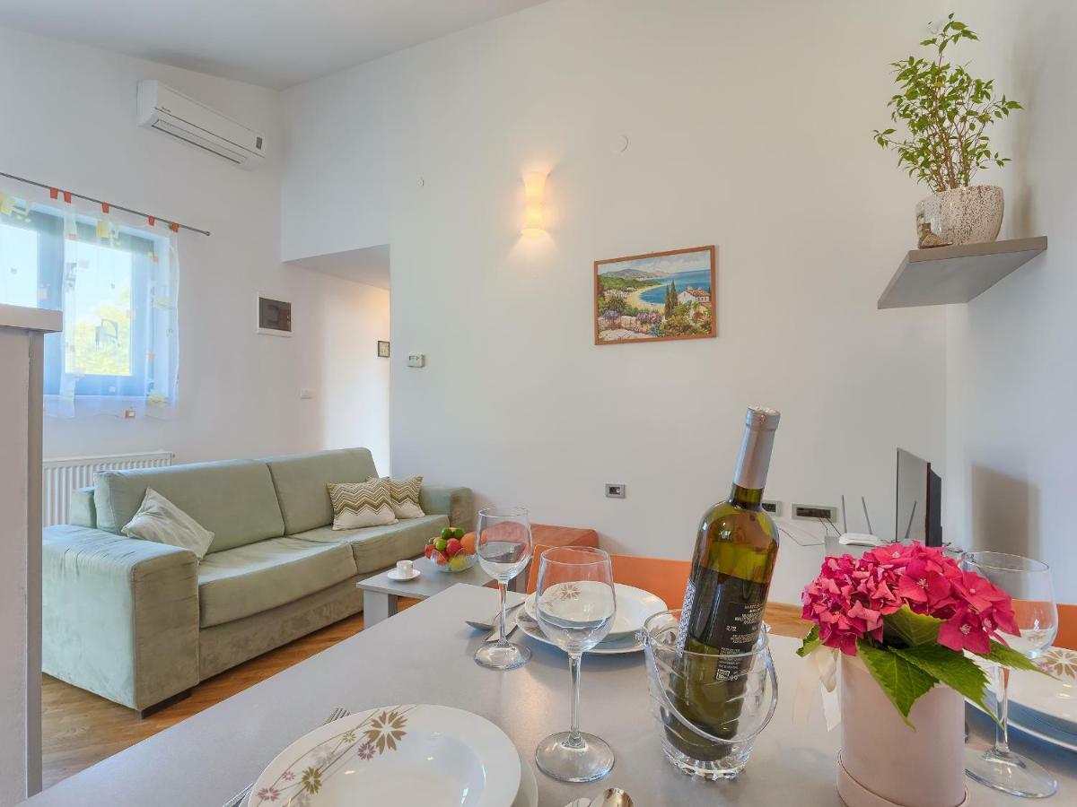 Garden Apartment Pjescana Uvala Ngoại thất bức ảnh